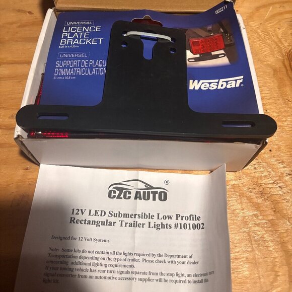 12V LED Submersible Low Profile Trailer Lights 2Pk & License Plate Bracket New - Picture 2 of 3